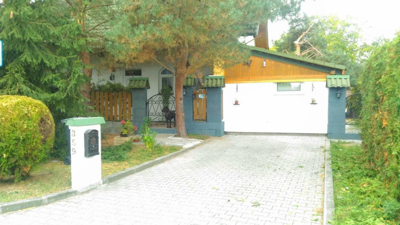Suita U Toma Vestec (Prague-West) Exterior photo